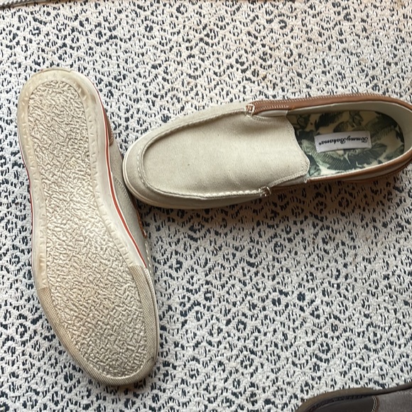 Tommy Bahama size 13 slip on shoes. - Picture 3 of 3